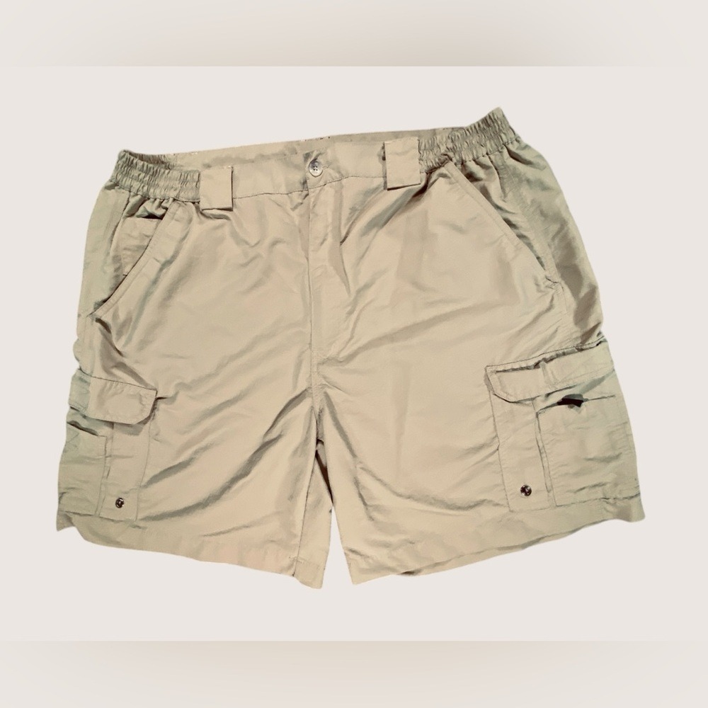 Worldwide Sportsman Cargo Shorts Mens 42 Khaki Performance, good condition